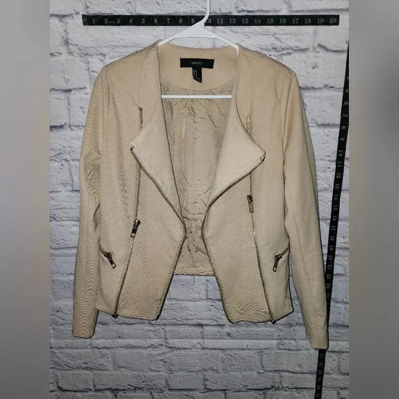 Forever 21 tan moto-style jacket with asymmetrical zip closure Medium - Picture 1 of 6